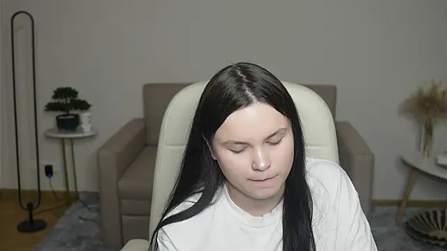 แชท XXX สดของ LeilaErcolani