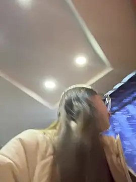 Aria__Rousse03 Show in webcam