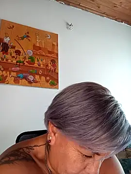 DirtyBIianca 即時 XXX 聊天