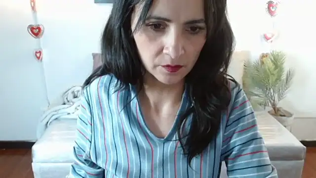 Chat +18 de Juliana__lx ao vivo