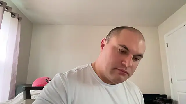 SluggishChase99 Show in webcam