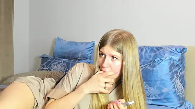 kirraa_ Adlı Modelin Canlı XXX Sohbeti