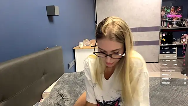 SoftnessMila Adlı Modelin Canlı XXX Sohbeti