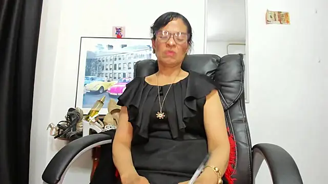 Aries_Mature 网络视讯表演