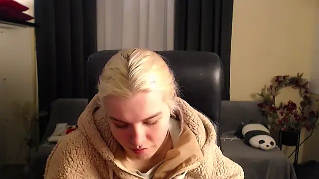 Hot_Blonda 现场XXX聊天