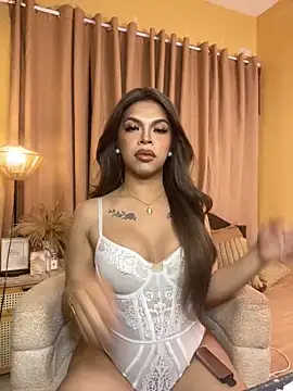 Nyxie_luxx: διαδικτυακό σόου στην κάμερα