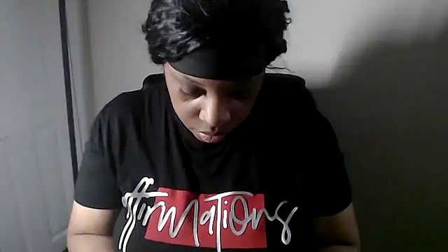 Sexymona1218 élő XXX-chatje