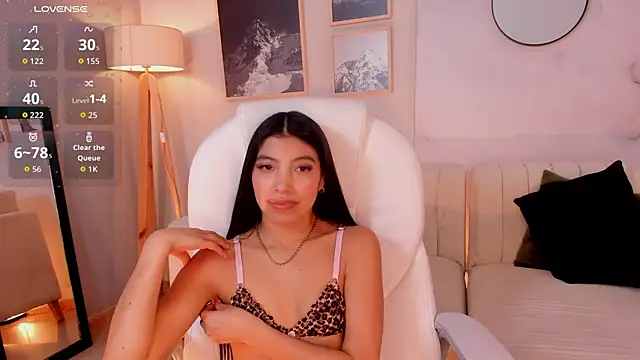 Tiffany_Low: онлайн-секс-чат