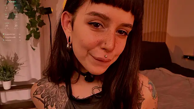 MichaellaMoon Adlı Modelin Canlı XXX Sohbeti