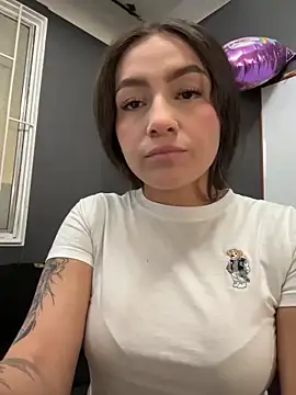 Alyha_Cortes: онлайн-секс-чат