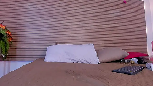 MelannyCollins__n Live XXX chat