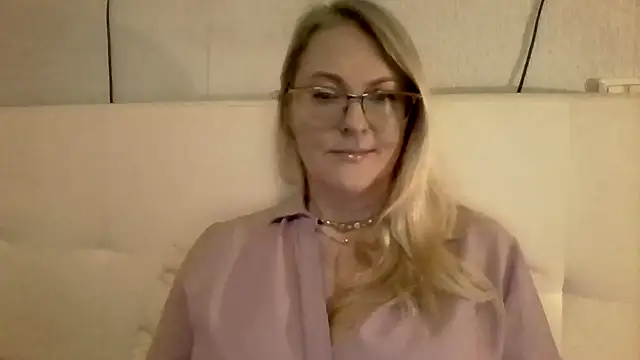 Emilia99 라이브 XXX 채팅