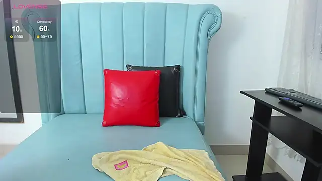 Mature_Skinny élő XXX-chatje