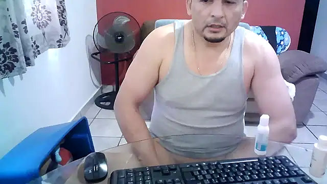 BenjacaboのライブXXXチャット