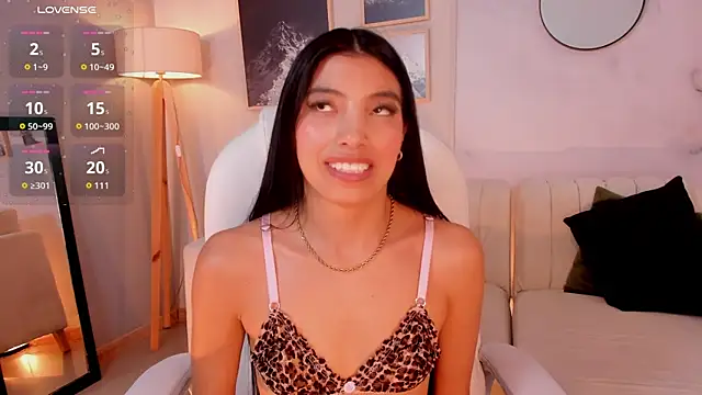 Chat +18 de Tiffany_Low ao vivo