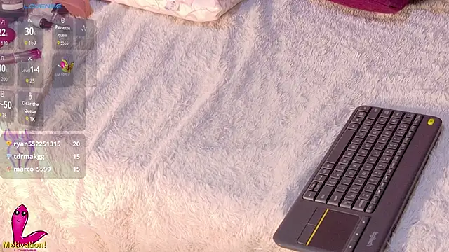 XXX chat uživo modela MiaJanss