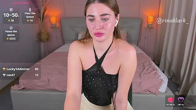 RinaKlark Chat XXX in diretta