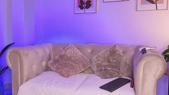 Chatroom XXX en direct de DahianaWalcott