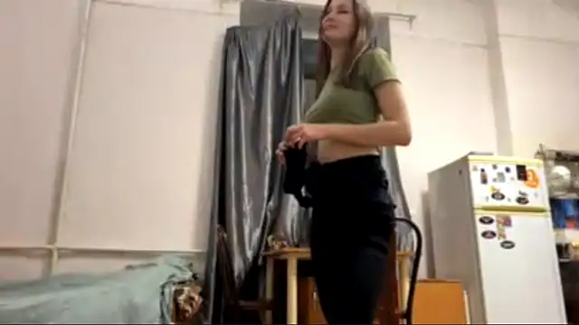 Chatroom XXX en direct de VickieKush