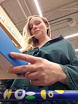 Bondgirl_013 Adlı Modelin Canlı XXX Sohbeti