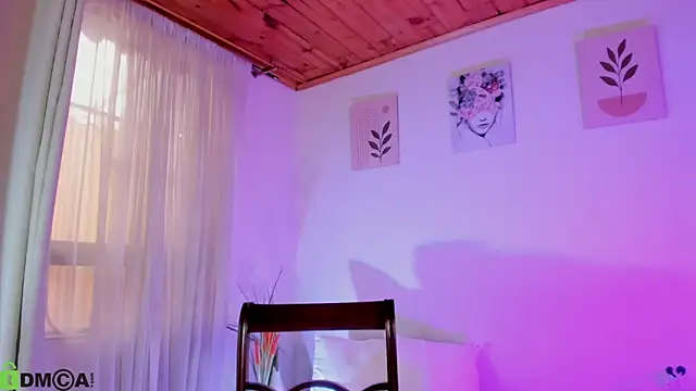 XXX chat uživo modela Lauraricci__