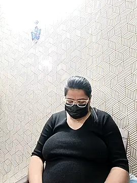 دردشة GangbangCouple الجنسية المباشرة