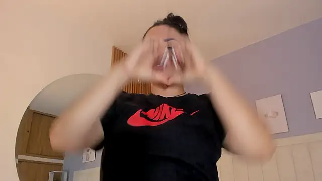 helen_jonesx élő XXX-chatje