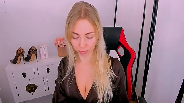 دردشة MargaritaRose الجنسية المباشرة