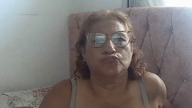 charrysexy1 Adlı Modelin Canlı XXX Sohbeti