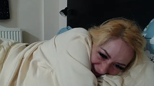 _karolynesyera_ Webcam show