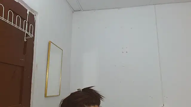 Živý XXX chat Thalian