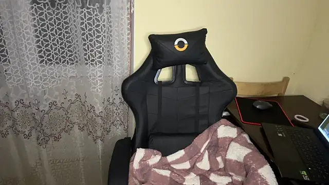 XXX chat uživo modela SoftIris_