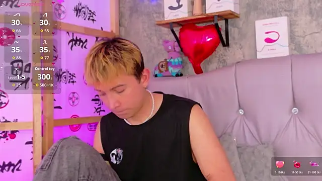 Naughty__Chriss' Live XXX Chat