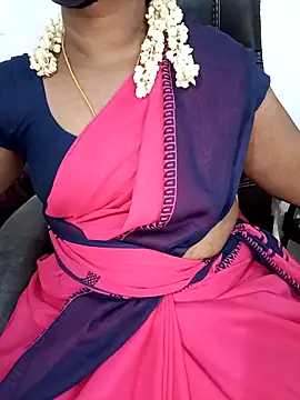 Tamil-hotwife Adlı Modelin Canlı XXX Sohbeti