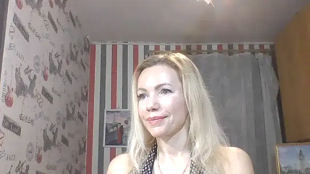 Amoretta Adlı Modelin Canlı XXX Sohbeti