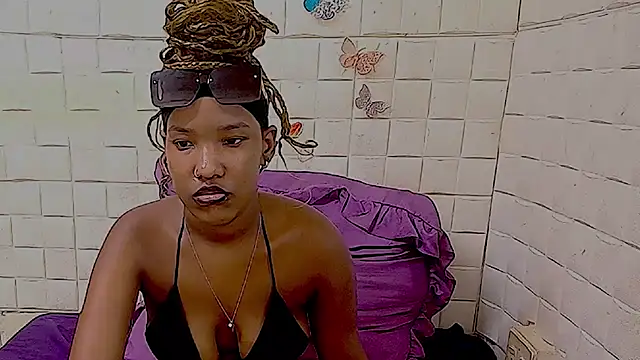 EroticSexyPrada live XXX chat