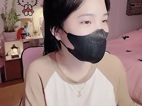 keelinnn19 Adlı Modelin Canlı XXX Sohbeti