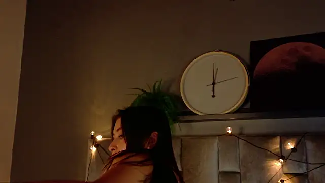 Chat +18 de Miia_Anderson ao vivo