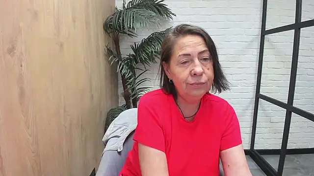 LindaPassionaten Live XXX chat