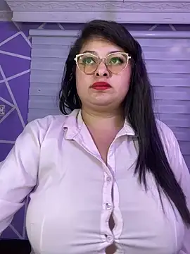 Chat +18 de MiiaaJoness ao vivo