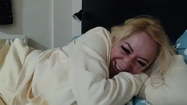 _karolynesyera_ 现场XXX聊天