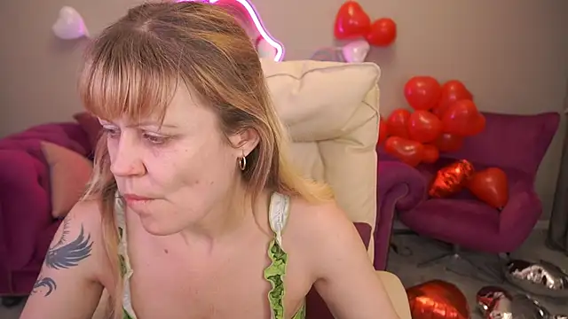 XXX chat uživo modela BellaLaPetit