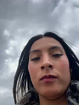 Cami_Leon2 Show in webcam