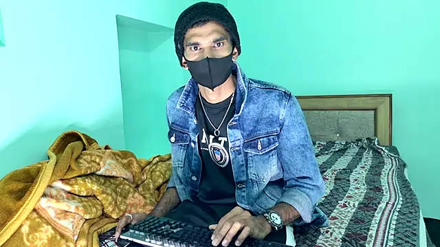 zihan777 Show in webcam