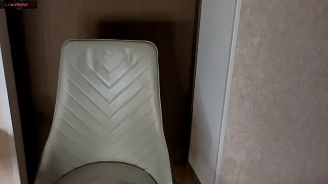 Chat +18 de NoFace_Model ao vivo