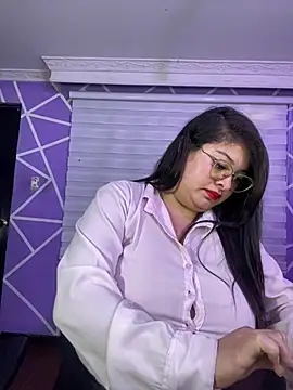 MiiaaJoness 现场XXX聊天