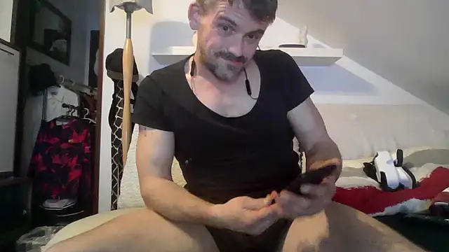 Cambitchboy: διαδικτυακό σόου στην κάμερα