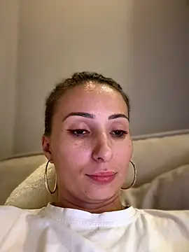 Wonder_Kari Show in webcam