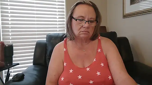 Webkamerová show BustyAnnie