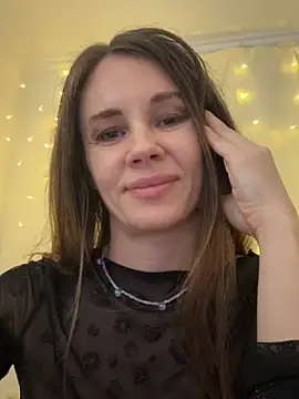 LucieMack 现场XXX聊天